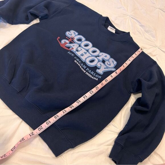 Gildan Heavy Blend Scoops Ahoy Boy's Blue Crew Neck Pullover Sweater Size Medium - Picture 5 of 7